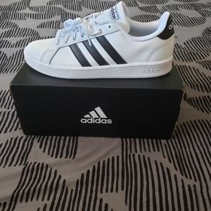Adidas grand court